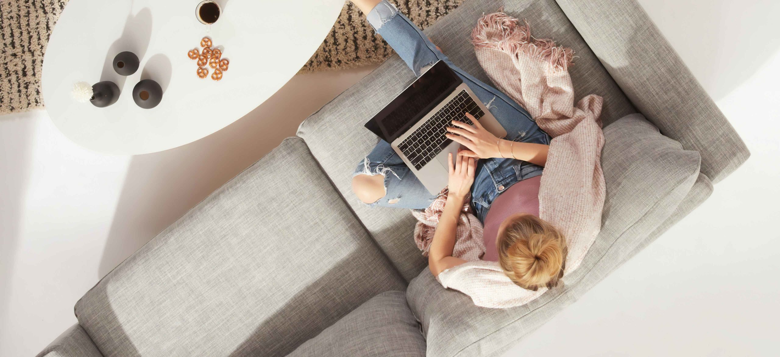 Gray Couch - Kunstakademie Bonauer Textile Decoration Project